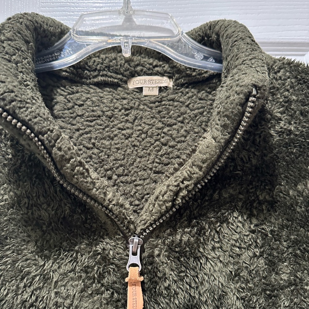 Sherpa Pullover Bundle Size Medium - image 5